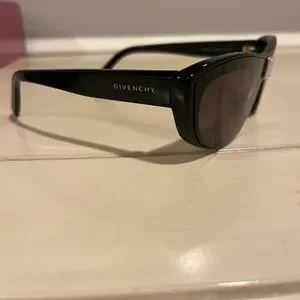 Givenchy | Accessories | Givenchy 4gem 46mm Oval Sunglasses  display picture 3